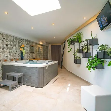 Villa Minimal By Interhome *