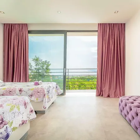 Minimal By Interhome Villa