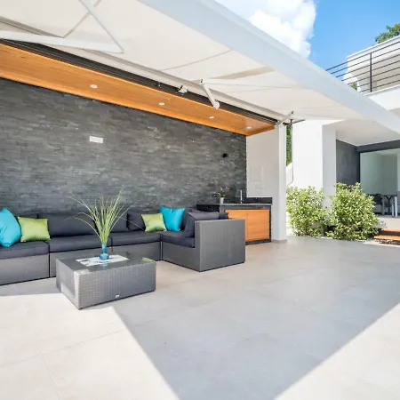 Villa Minimal By Interhome *