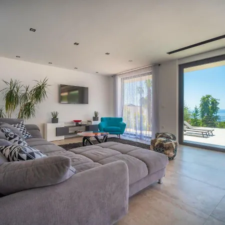 Villa Minimal By Interhome *