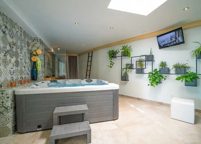 Minimal By Interhome Vila