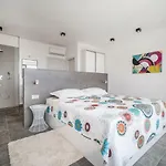 Minimal By Interhome