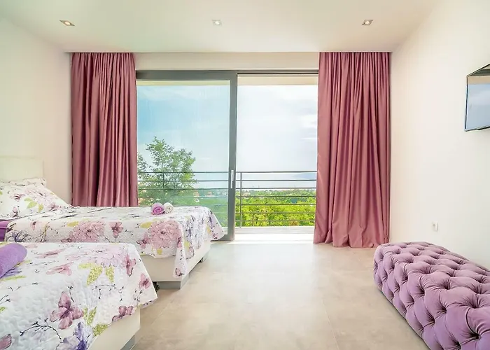 Minimal By Interhome Villa